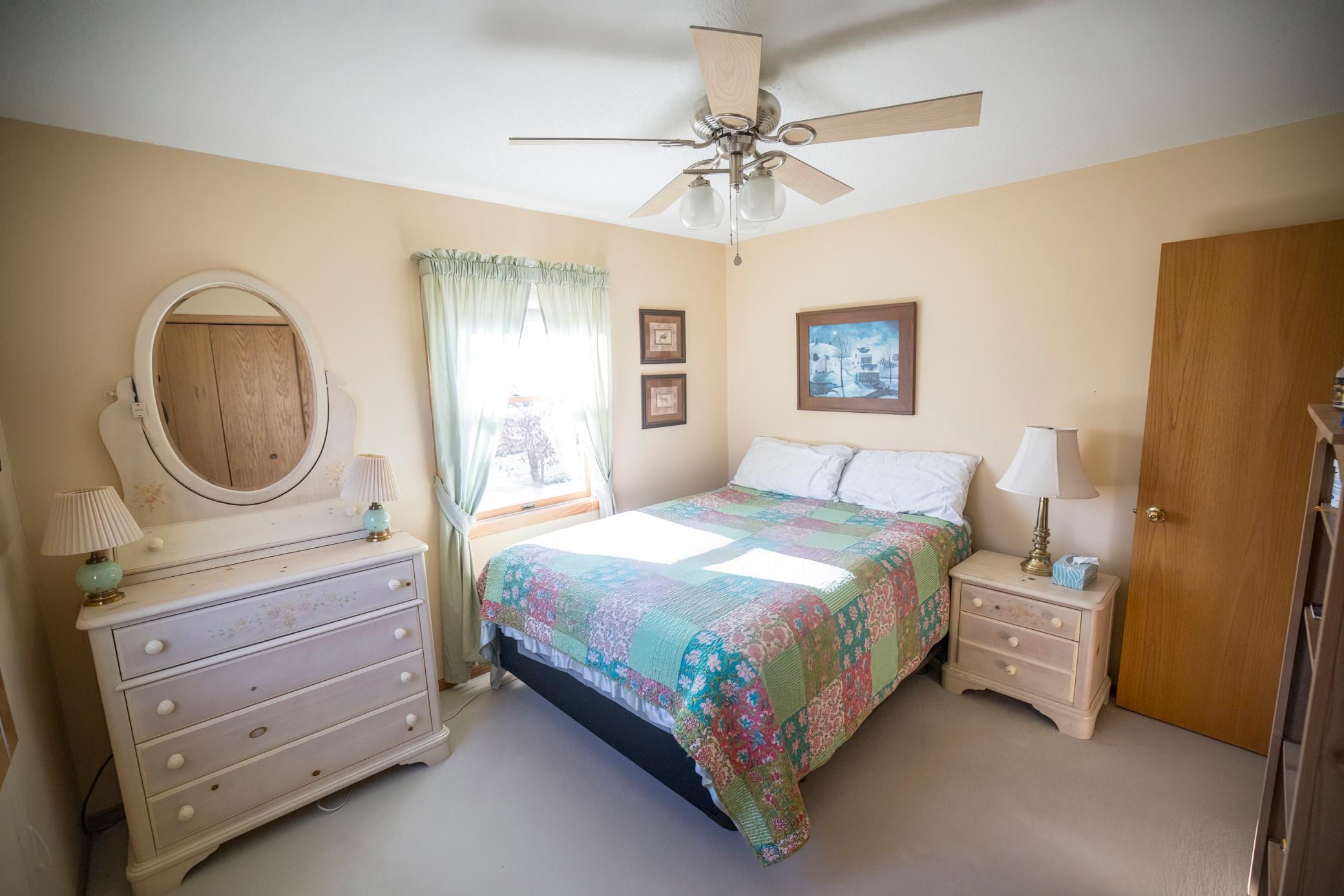 Second upper bedroom