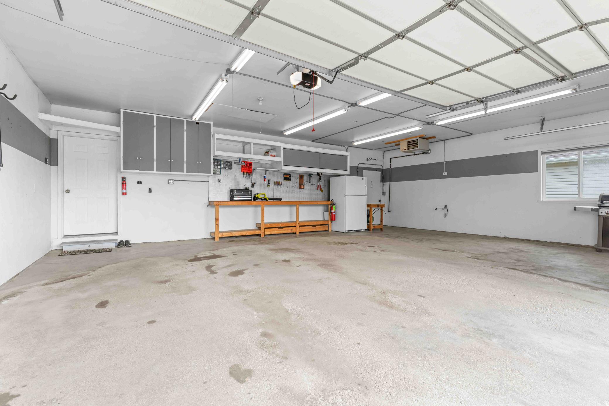 Heated 3- Stall Garage