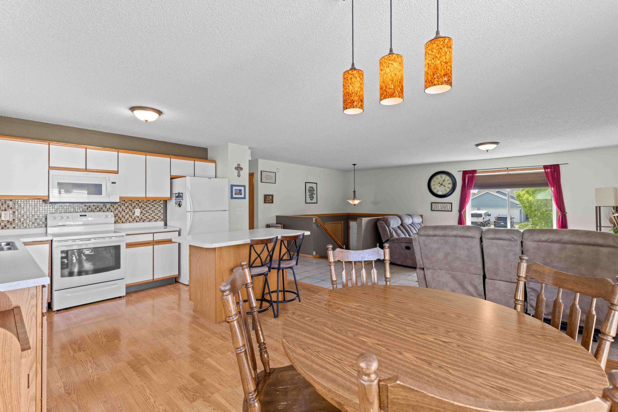 Dining to Kitchen