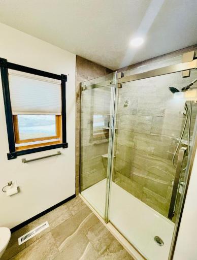 Upper 3/4 bath