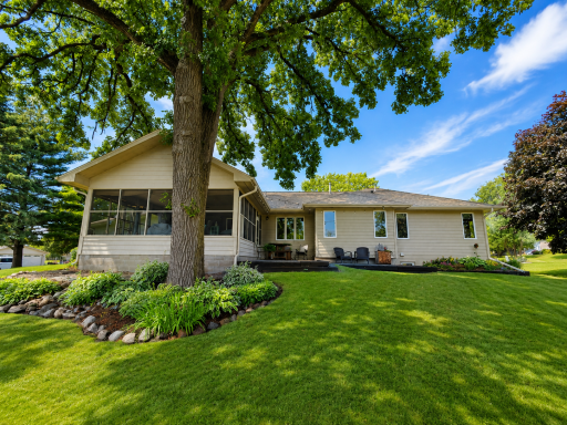 101 Anglewood Drive, Kenyon, MN 55946