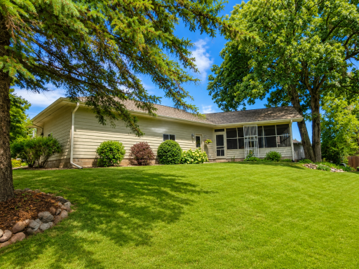 101 Anglewood Drive, Kenyon, MN 55946