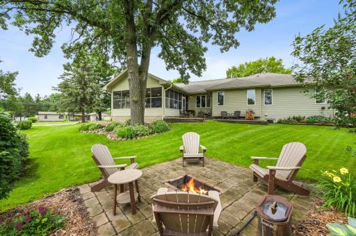101 Anglewood Drive, Kenyon, MN 55946