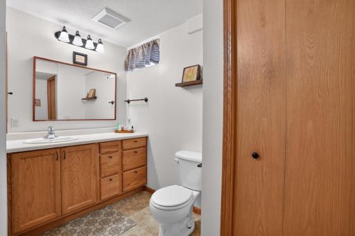 101 Anglewood Drive, Kenyon, MN 55946