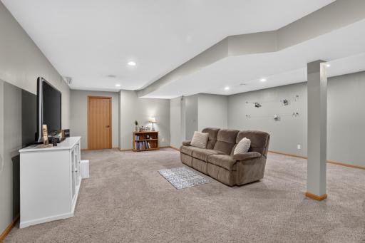 101 Anglewood Drive, Kenyon, MN 55946