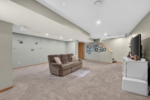 101 Anglewood Drive, Kenyon, MN 55946