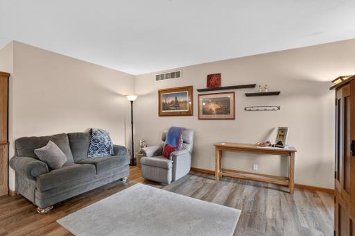 101 Anglewood Drive, Kenyon, MN 55946