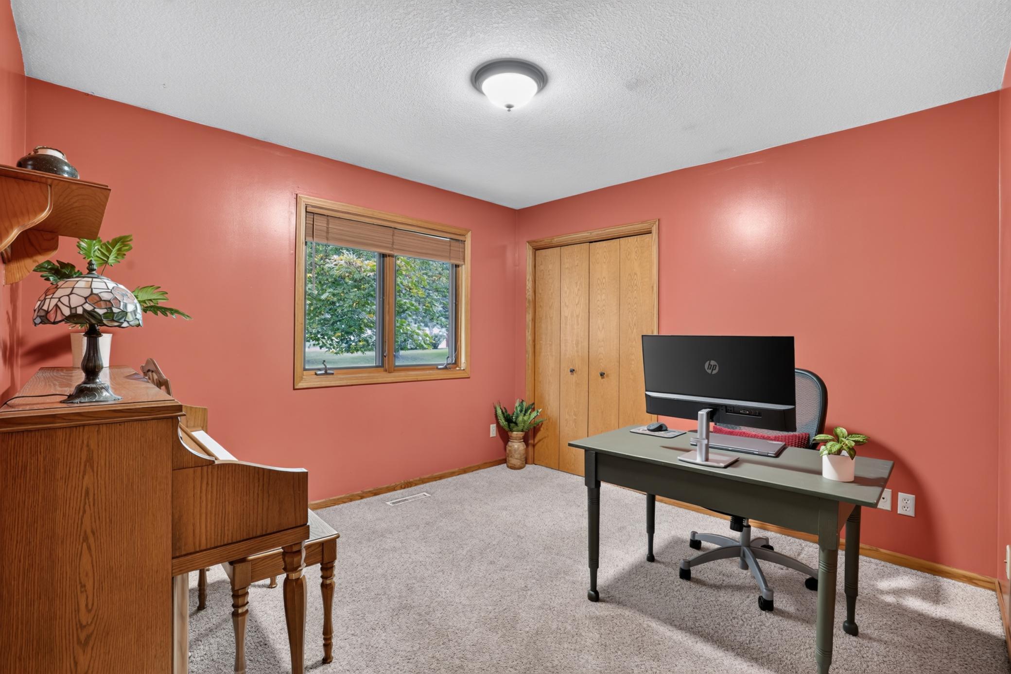Upper Bedroom/Office