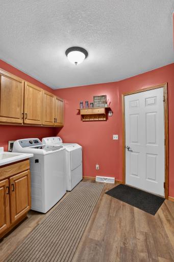 101 Anglewood Drive, Kenyon, MN 55946
