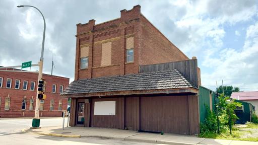 110 Main Street N, Bird Island, MN 55310