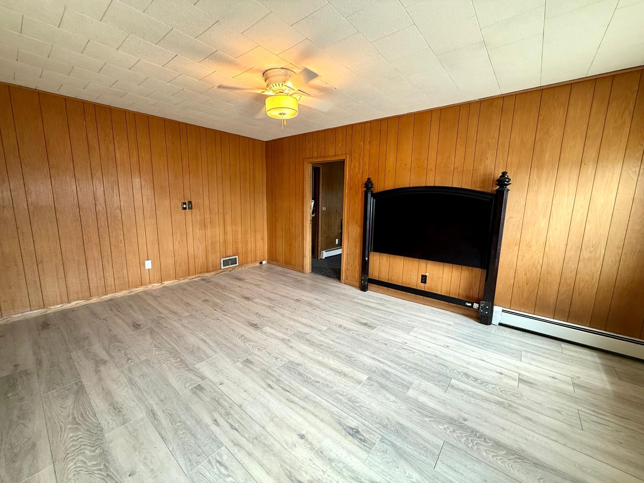 Living Room/Additional Bedroom