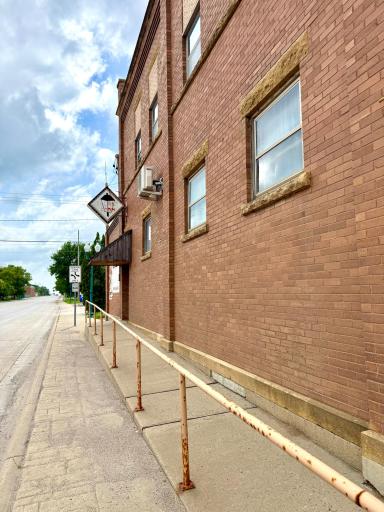 110 Main Street N, Bird Island, MN 55310