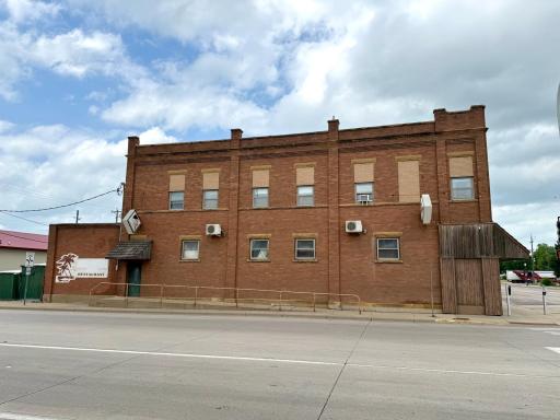 110 Main Street N, Bird Island, MN 55310