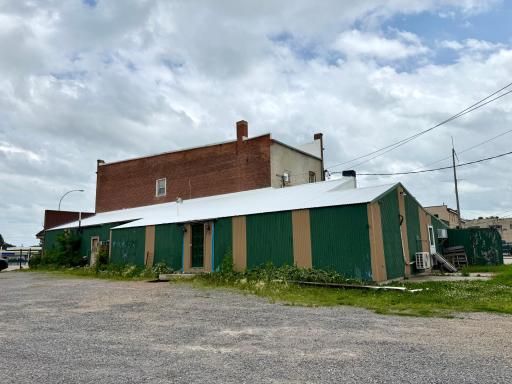 110 Main Street N, Bird Island, MN 55310