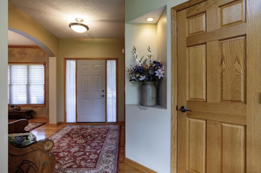 Large foyer for those Minnesota good-byes.jpg