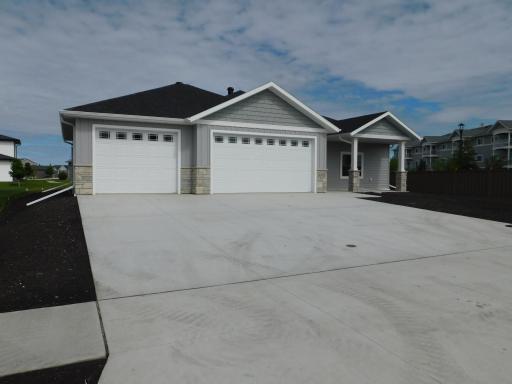 4203 Pine Parkway S, Fargo, ND 58104