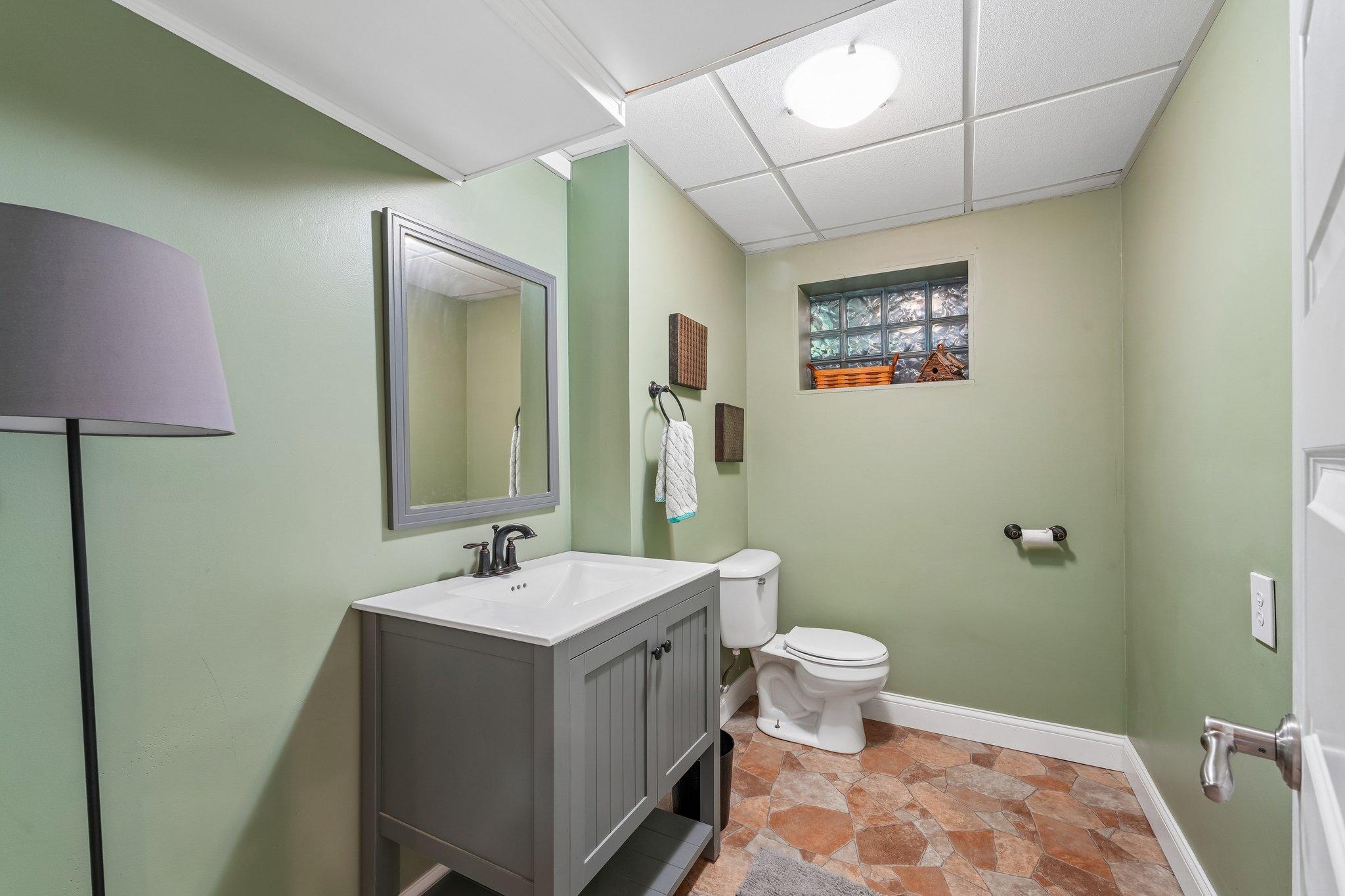 7132 Courtly Rd 32.jpg