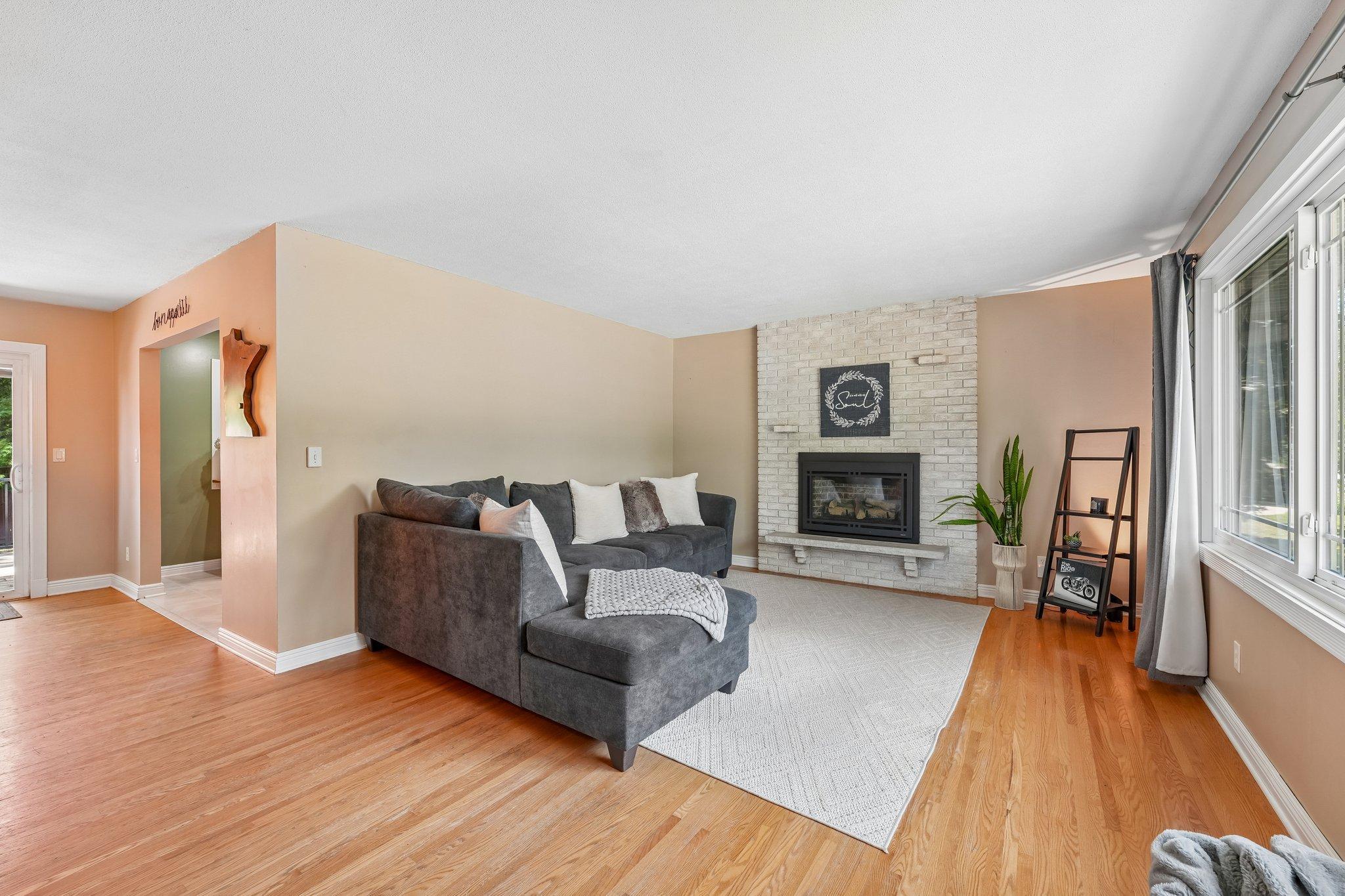 7132 Courtly Rd 8.jpg