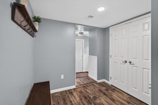 7844 Conroy Way, Inver Grove Heights, MN 55076