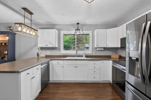 7844 Conroy Way, Inver Grove Heights, MN 55076