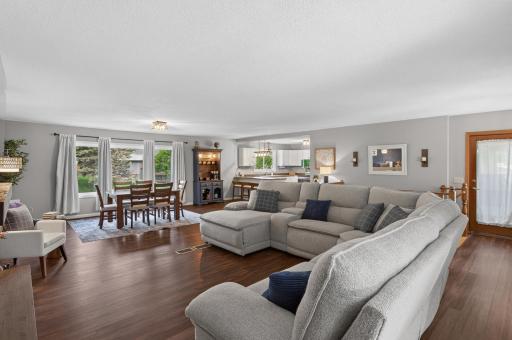7844 Conroy Way, Inver Grove Heights, MN 55076