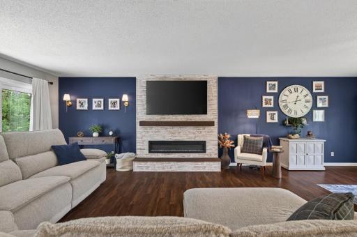 7844 Conroy Way, Inver Grove Heights, MN 55076