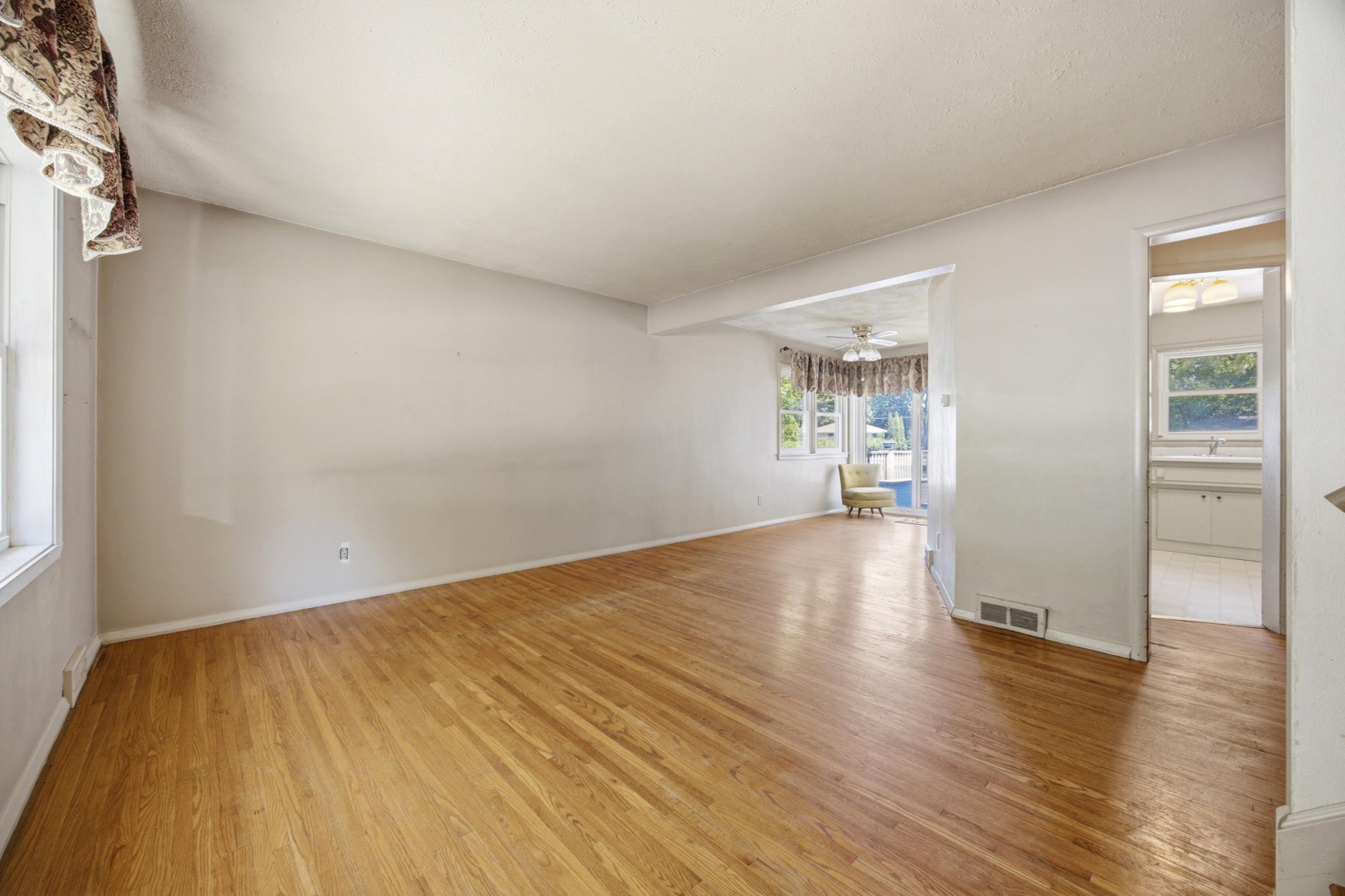 Living Room.jpg