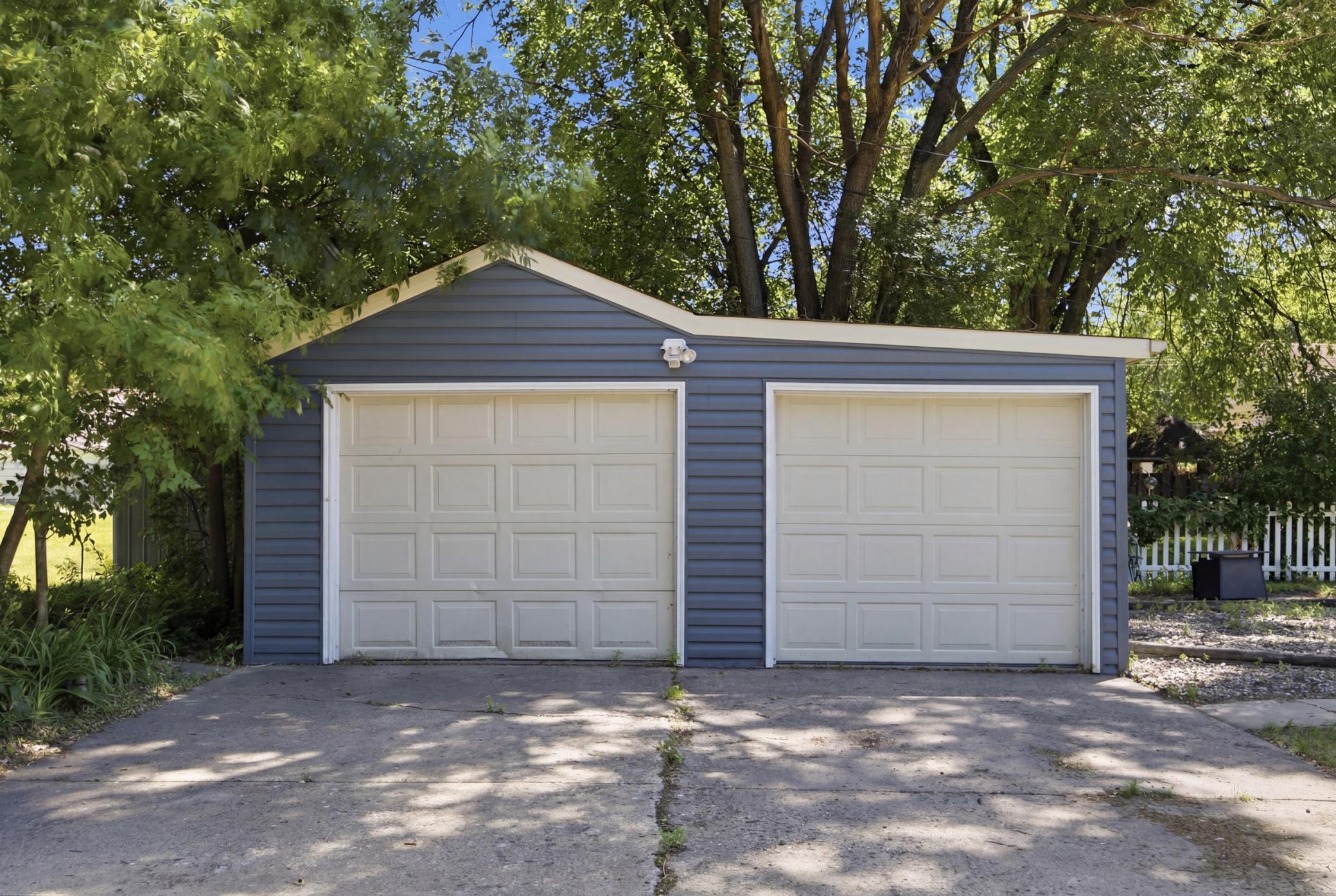 Detached Garage.jpg