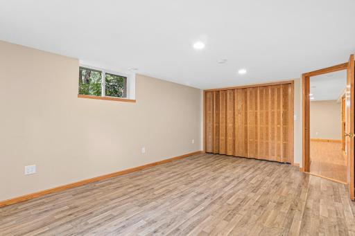 2570 Avon Street N, Roseville, MN 55113