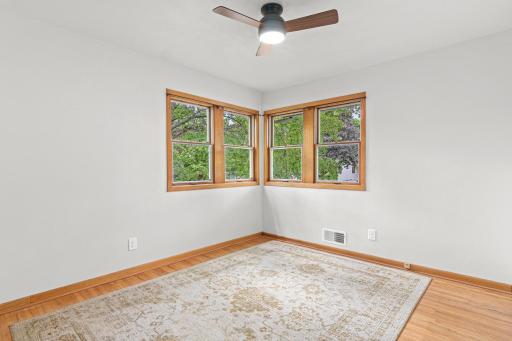 2570 Avon Street N, Roseville, MN 55113