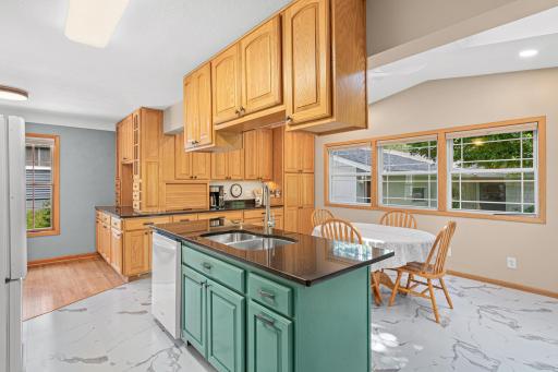 2570 Avon Street N, Roseville, MN 55113
