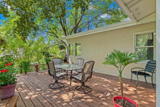 2570 Avon Street N, Roseville, MN 55113