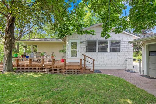 2570 Avon Street N, Roseville, MN 55113