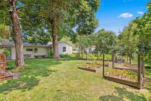2570 Avon Street N, Roseville, MN 55113