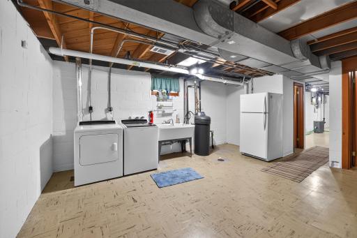 5004 Yvonne Terrace, Minneapolis, MN 55436