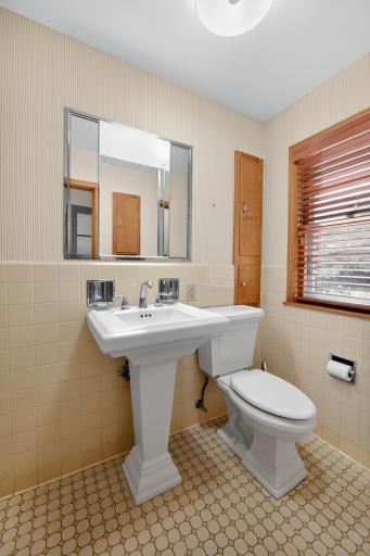 5004 Yvonne Terrace, Minneapolis, MN 55436