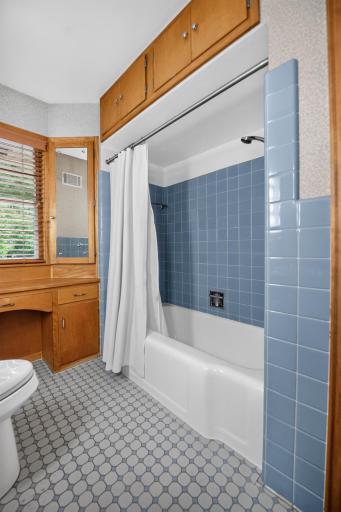 5004 Yvonne Terrace, Minneapolis, MN 55436