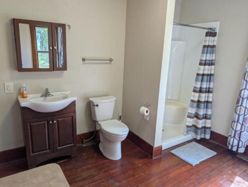 21509 600th Avenue, Wells, MN 56097