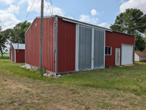 21509 600th Avenue, Wells, MN 56097