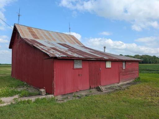 21509 600th Avenue, Wells, MN 56097