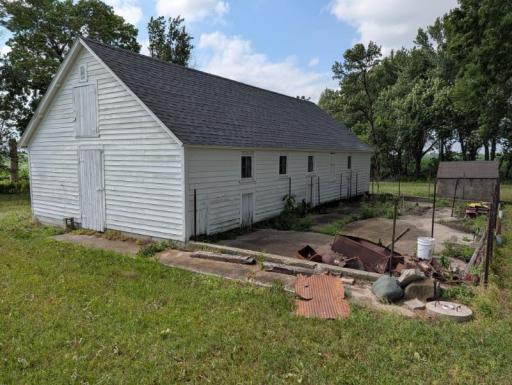 21509 600th Avenue, Wells, MN 56097