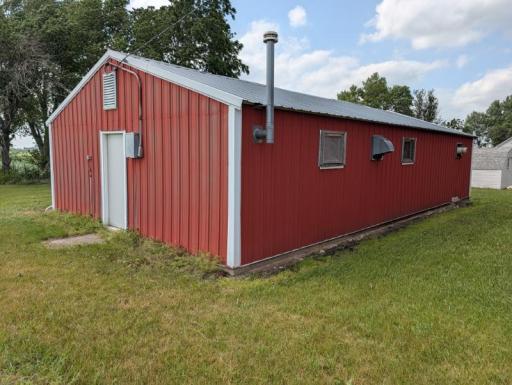 21509 600th Avenue, Wells, MN 56097