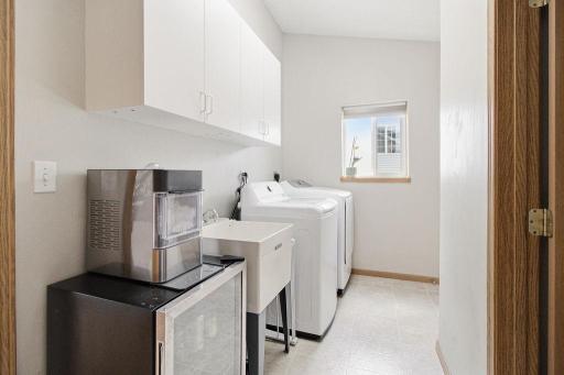 610 3rd Street E, Horace, ND 58047