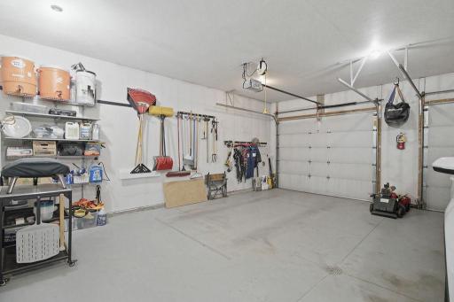 610 3rd Street E, Horace, ND 58047