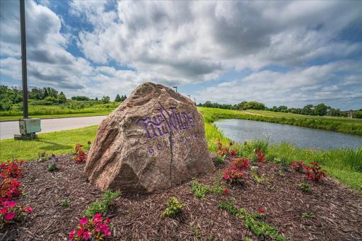 3084 Wilds Ridge Court NW, Prior Lake, MN 55372