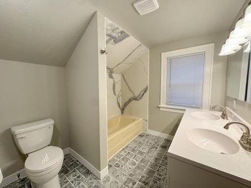 209 11th Street N, Moorhead, MN 56560