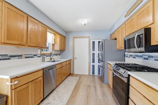 7686 Ivystone Avenue S, Cottage Grove, MN 55016