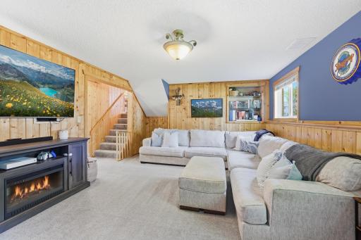 7686 Ivystone Avenue S, Cottage Grove, MN 55016