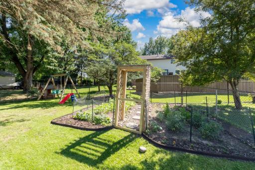 7686 Ivystone Avenue S, Cottage Grove, MN 55016