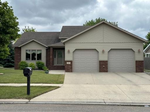 607 13th Avenue N, Moorhead, MN 56560